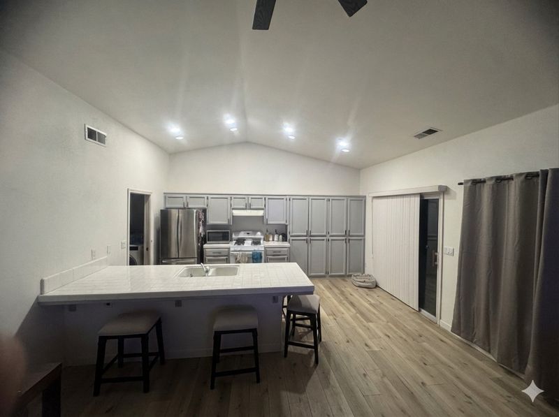 roommates in Fresno Private Room in 3Bed.2Bath - cirtru.com