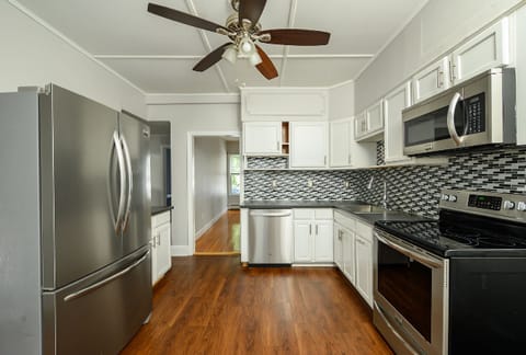 Entire Place 3Bed.1Bath