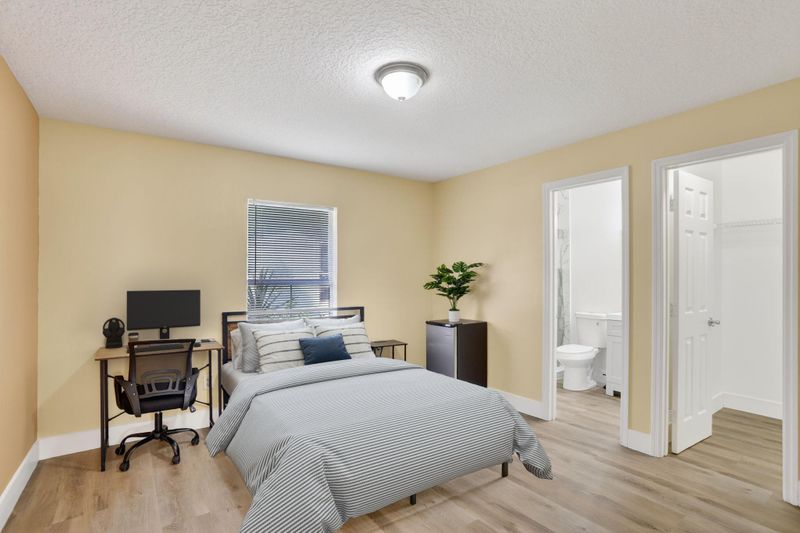 roommates in Undisclosed, Orlando, FL 32805 Modern Co-Living in Orlando |  Free Utilities & Fast Wi-Fi |  Close to Transit, Shopping, & More! |  Security System |Secure, Private Furnished Rooms  | Private Parking (id. 28946) - cirtru.com