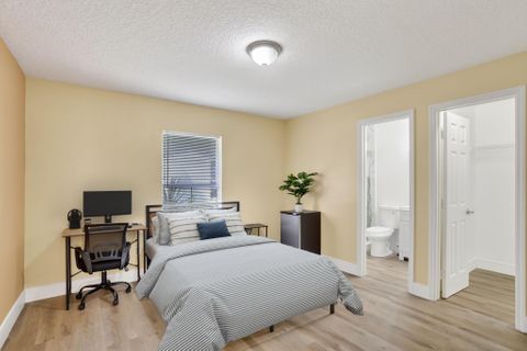 Modern Co-Living in Orlando |  Free Utilities & Fast Wi-Fi |  Close to Transit, Shopping, & More! |  Security System |Secure, Private Furnished Rooms  | Private Parking (id. 28946)