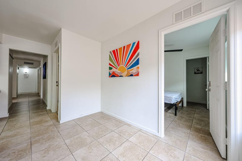 roommates in Undisclosed, Phoenix, AZ 85053 Modern Co-Living near University & I-17 Transit Hub (id. 36700) - cirtru.com