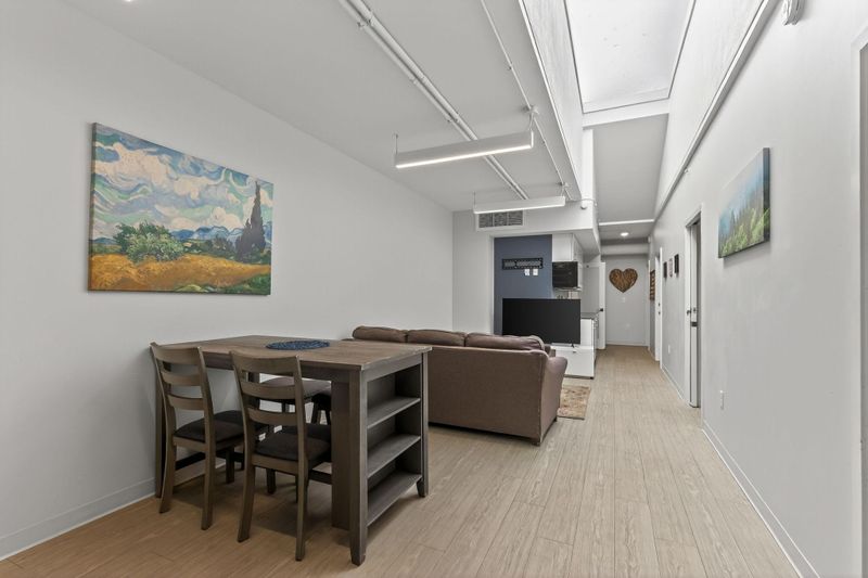 roommates in Undisclosed, Kansas City, MO 64110 DORM SYTLE LIVING – Comfortable  Co-Living apartment with basketball gym (id. 21473) - cirtru.com