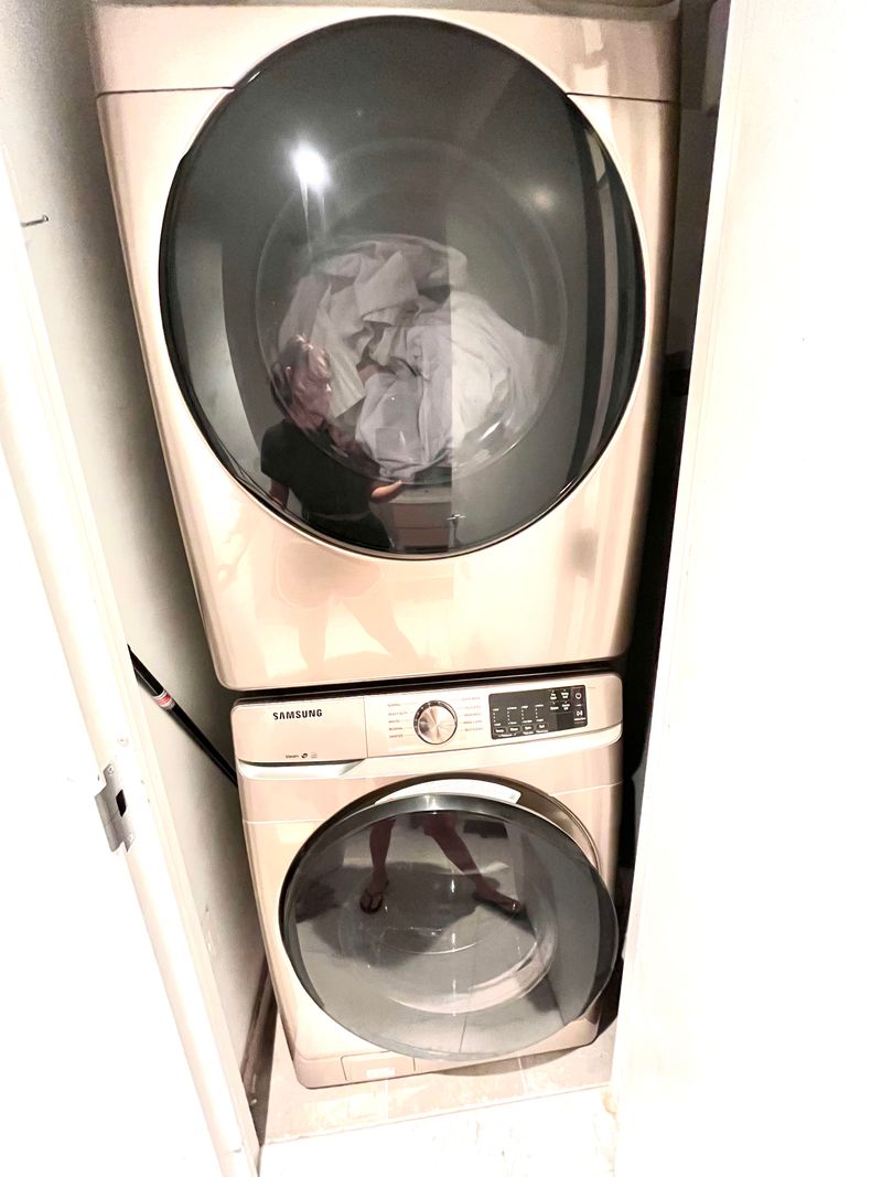roommates in New York City Entire Place 1Bed.1Bath - cirtru.com