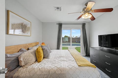 roommates in Undisclosed, Mesa, AZ 85202 This house that HAS IT ALL!  Converted AirBnb with pool, hot tub, FULL GYM & amazing rooms in Mesa! (id. 37259) - cirtru.com