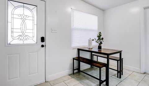 roommates in Undisclosed, Safety Harbor, FL 34695 Homey & cozy Safety Harbor House with Dining area (id. 3009) - cirtru.com
