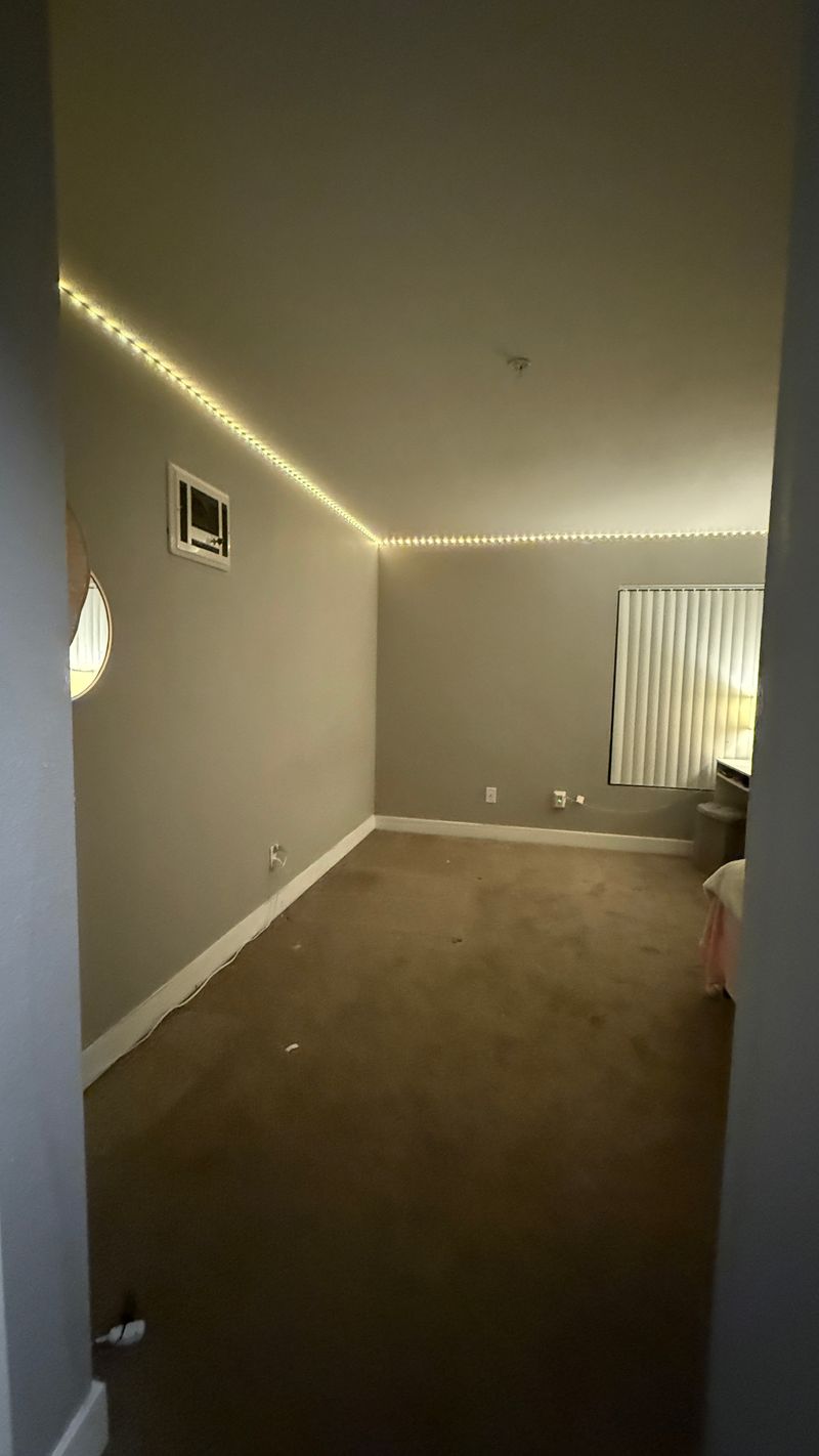 roommates in Vista Room2Bed.2Bath - cirtru.com