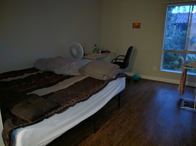 Looking for roommate in Tustin, CA