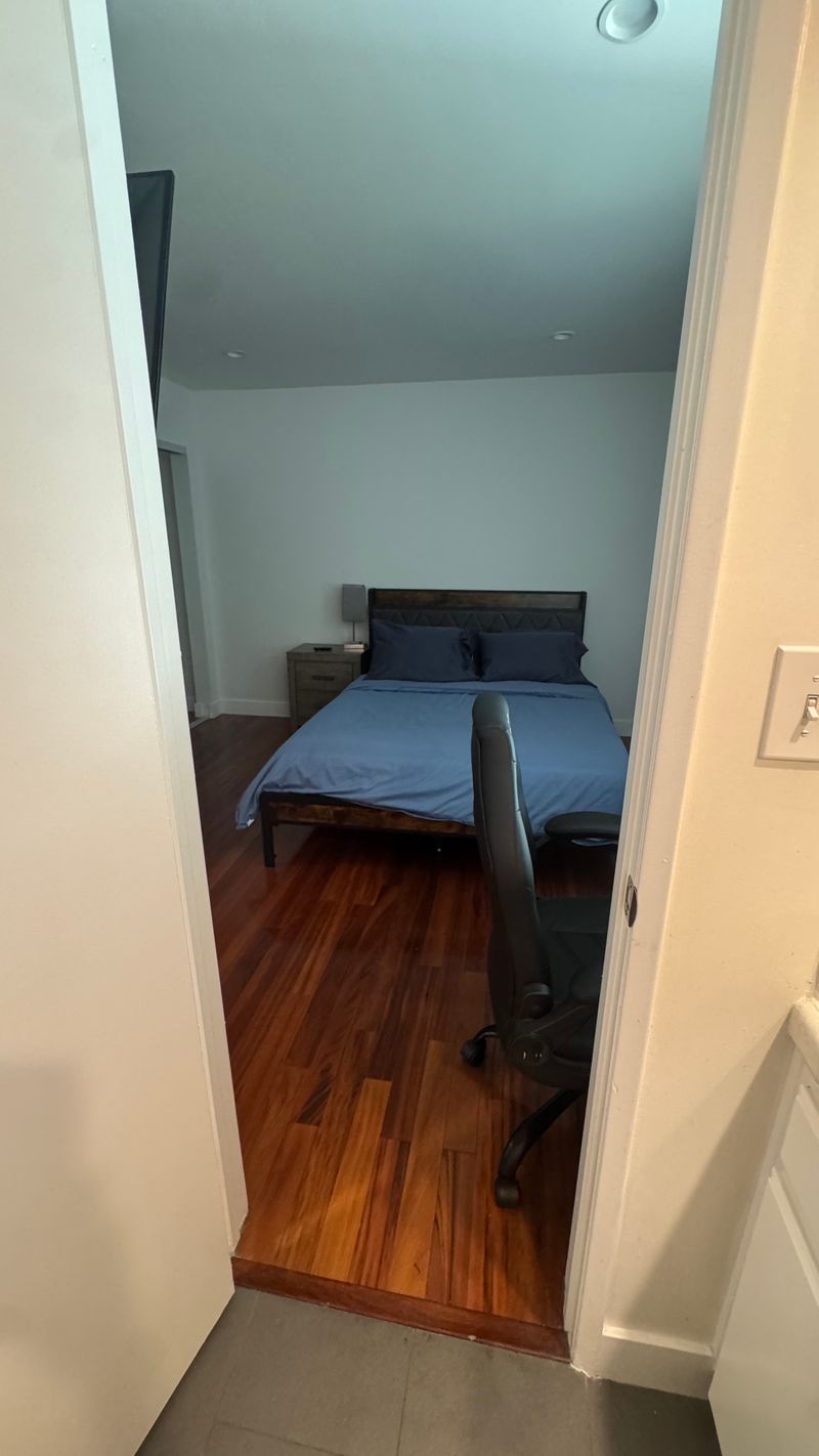 roommates in Los Angeles Shared Room in 2Bed.2Bath - cirtru.com