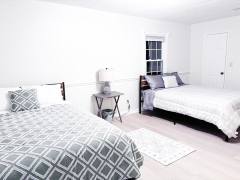 Beautiful Hiram Home Awaits: Spacious Rooms & Ample Parking!. Multiple occupancy allowed (id. 25201)