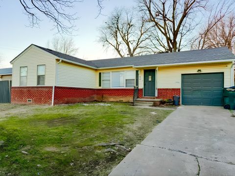 Homey & newly-renovated Owasso House with Backyard (id. 11073)