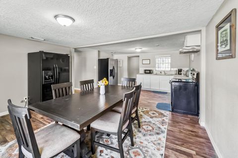 roommates in Undisclosed, Jacksonville, FL 32205 Newly-renovated & homey Jacksonville House with Backyard (id. 9382) - cirtru.com