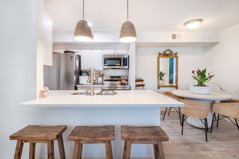 roommates in Mount Pleasant Private Room in 2Bed.2Bath - cirtru.com