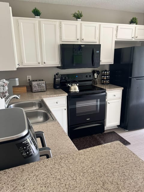roommates in Undisclosed, Houston, TX 77045 Live in a quiet residential neighborhood in Houston 20 minutes from downtown food and fun. (id. 44467) - cirtru.com