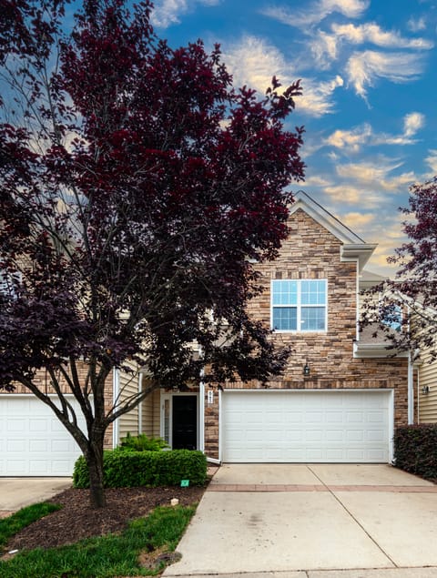 Entire Place 2Bed.2.5Bath