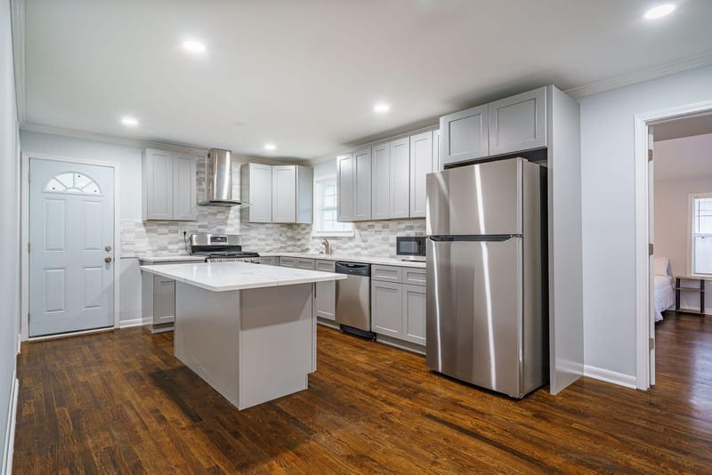 Modern Kitchen with New Appliances
 New Washer & Dryer Included
  Wi-Fi and Utilities Included
 free monthly cleaning
 0.3 mile minutes walk to Public Transportation (id. 35213)