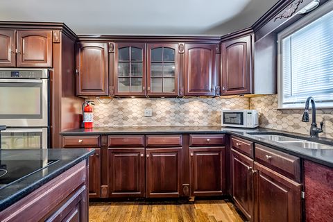 High-quality & newly-renovated Atlanta House with Backyard (id. 2672)
