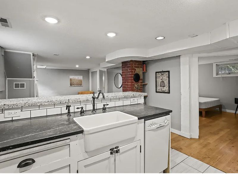 roommates in Vancouver Entire Place 2Bed.1Bath - cirtru.com