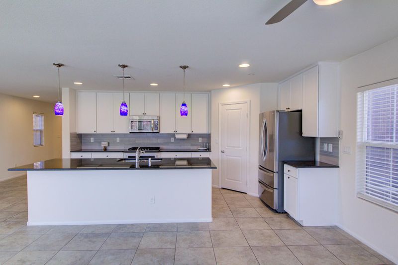 roommates in Undisclosed, Henderson, NV 89002 Henderson House with Dining area. High-quality & newly-renovated (id. 12171) - cirtru.com