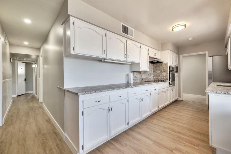 Newly Remodeled Mesa Home | Bi-Weekly Cleaning  | Workspaces  | Fast Wi-Fi  | Big Backyard (id. 7016)