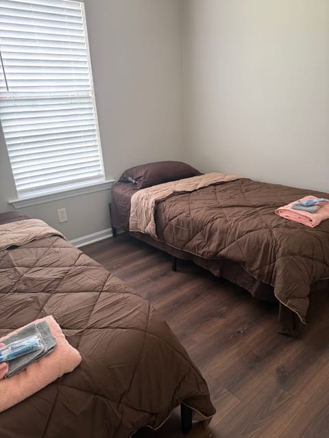 roommates in Villa Rica Shared Room in 8Bed.3Bath - cirtru.com