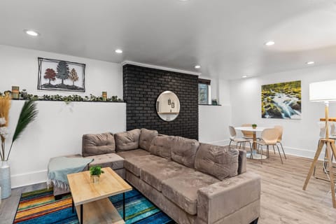 roommates in Undisclosed, Auburn, WA 98001 PWN GEM IN AUBURN (id. 43369) - cirtru.com