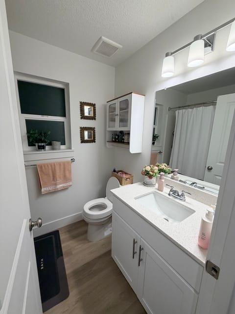 roommates in Aloha Private Room in 4Bed.2.5Bath - cirtru.com