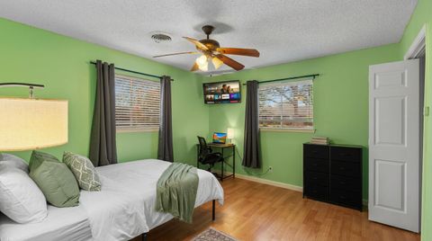 Join a residence catered to focused, working professionals. Secure a quality living space that offers more than just the basics!  All-Inclusive Utilities • High-Speed WiFi •  Kitchen with Brand New Appliances  Top-Rated Denton Host (id. 21945)