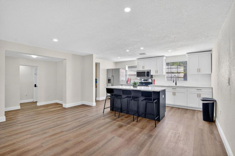 roommates in Undisclosed, Tampa, FL 33619 Step into a newly renovated home with modern style and plenty of space — the perfect place to live comfortably. (id. 19577) - cirtru.com