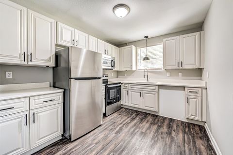 roommates in Undisclosed, Jacksonville, FL 32210 Top Host Updated Jacksonville Home Near Parks & Downtown! (id. 1664) - cirtru.com