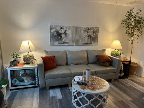 Private Room in 2Bed.1.5Bath