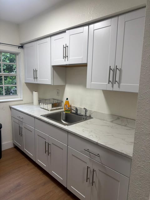 roommates in Undisclosed, Miami, FL 33127 Wynwood Art District 2 bedroom house (id. 45457) - cirtru.com