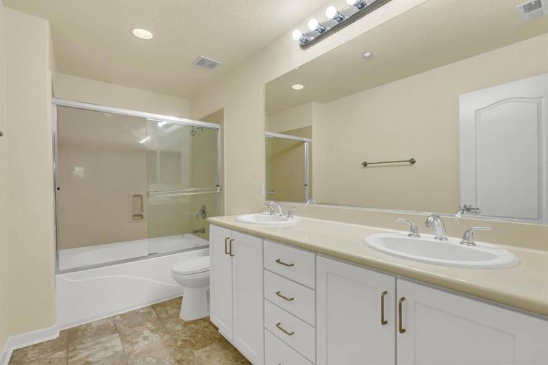 roommates in Hayward Private Room in 1Bed.1Bath - cirtru.com