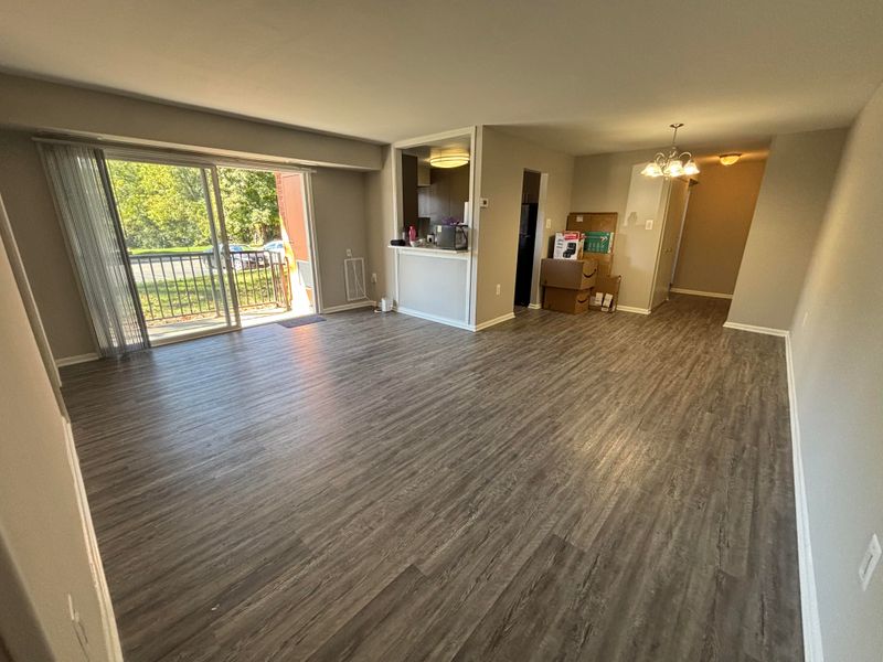 roommates in Falls Church Private Room in 2Bed.1Bath - cirtru.com