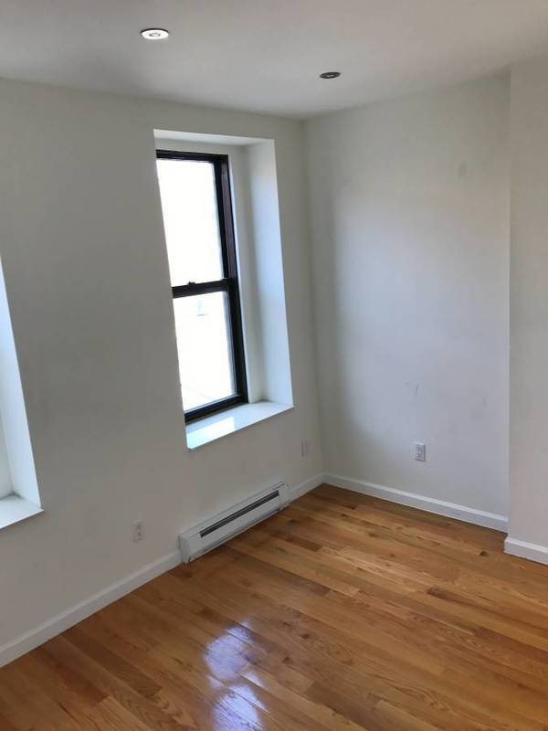 Private Room in 3Bed.1Bath