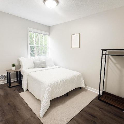 Vibe Right in Riverdale! Big Room  Upgraded Kitchen  Fast WiFi & All-Inclusive (id. 13397)