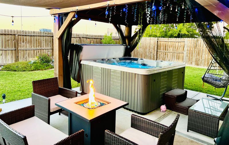 roommates in Undisclosed, Houston, TX 77083 Furnished Private Room in Quiet Home with Hot Tub Access (id. 25214) - cirtru.com