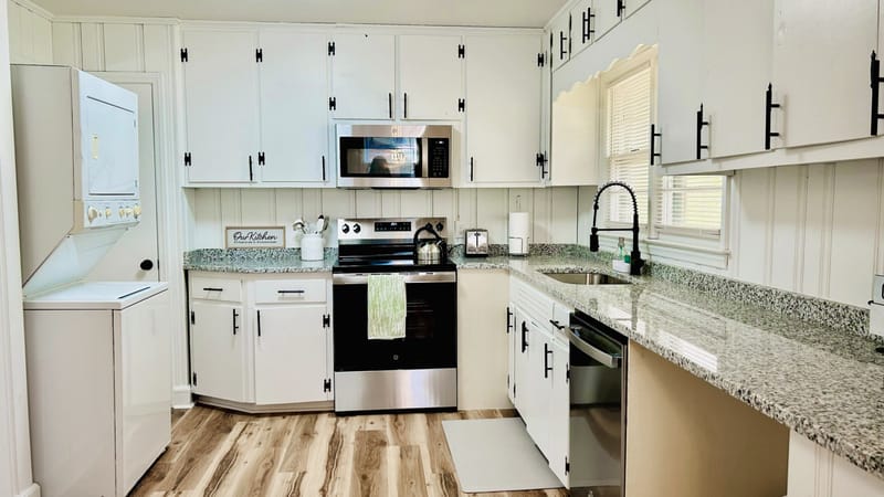 roommates in Undisclosed, Raleigh, NC 27603 Modern & Comfortable Raleigh Home | Furnished | Secure | Free Wi-Fi  | Washer & Dryer  | Full Kitchen  | Quet neighborhood (id. 17179) - cirtru.com