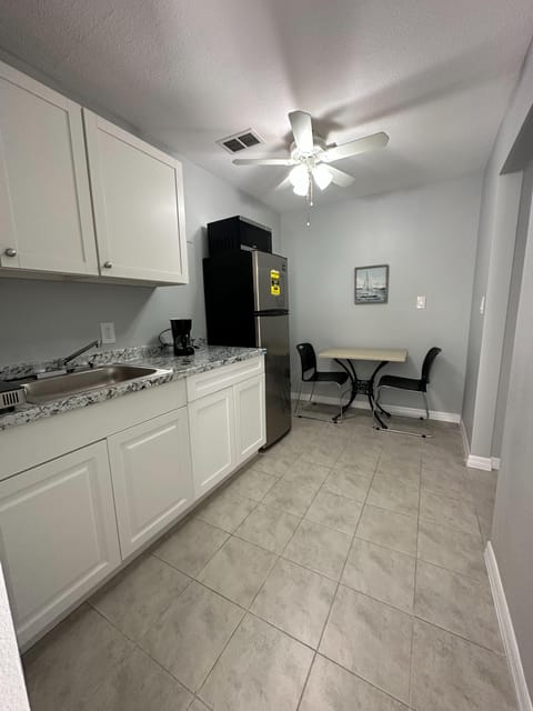 Private Studio • Private Entrance • Bath & Kitchenette (id. 36071)