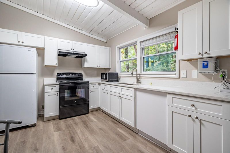 roommates in Undisclosed, Ellenwood, GA 30294 Ellenwood Living: Comfort and Style (id. 9677) - cirtru.com