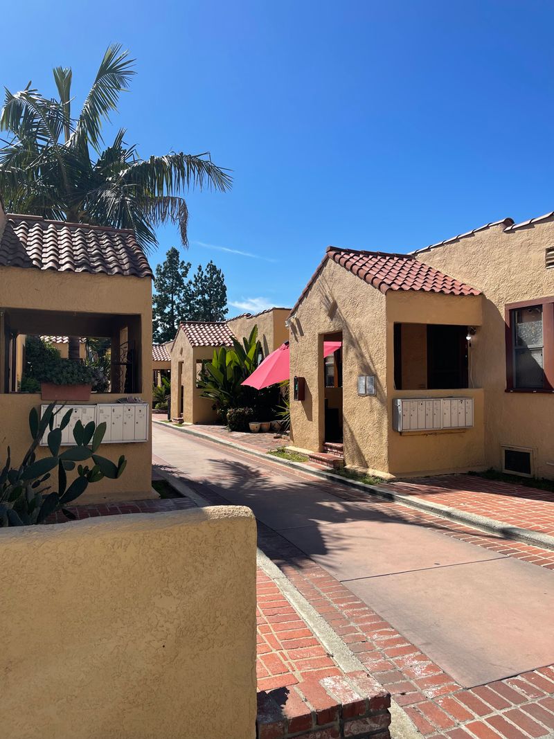 roommates in North Hollywood Entire Place 1Bed.1Bath - cirtru.com