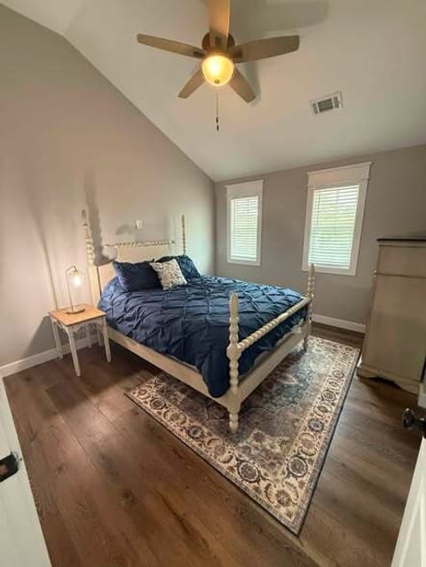 roommates in Bowbells Private Room in 2Bed.1Bath - cirtru.com