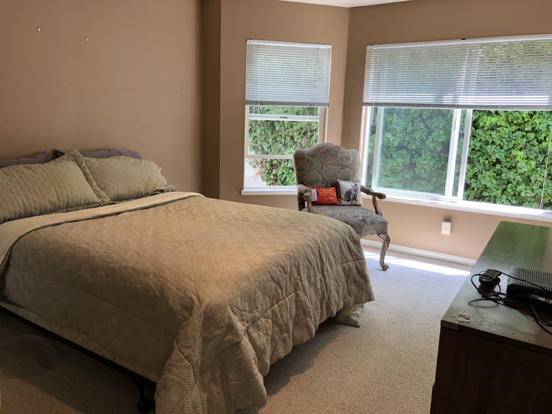 Private Room in 3Bed.2Bath townhous