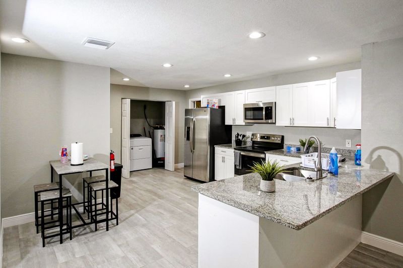 roommates in Undisclosed, Tampa, FL 33615 Tampa House with Dining area. Comfortable & spacious (id. 2004) - cirtru.com