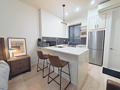 roommates in New York City Entire Place 1Bed.1Bath - cirtru.com