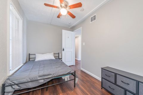 Cozy & newly-renovated. (id. 5668)