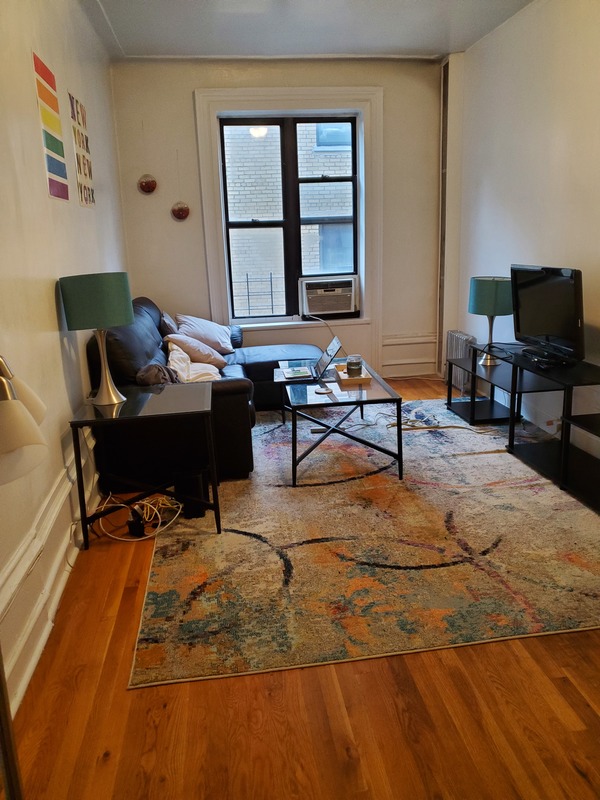 Private Room in 3Bed.1Bath