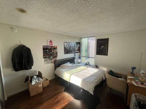 Private Room in 2Bed.2Bath