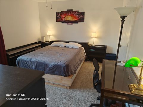 Private Room in 1Bed.3Bath