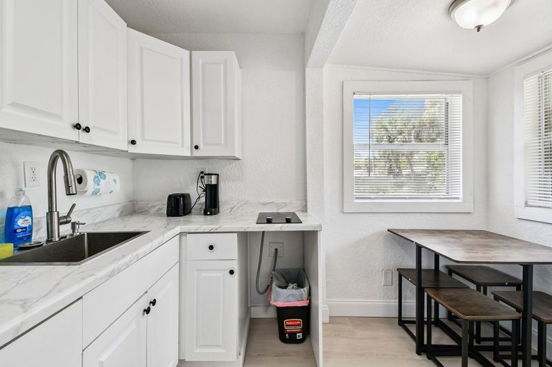 roommates in Undisclosed, St. Petersburg, FL 33711 Renovated Home  Close to Public Transport  Smart-TVs  FREE Washer/Dryer! (id. 19296) - cirtru.com
