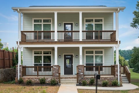 roommates in Undisclosed, Atlanta, GA 30318 Ages 55+ Only | New Construction | Close to Mercedes Benz | High End Finishes (id. 18772) - cirtru.com